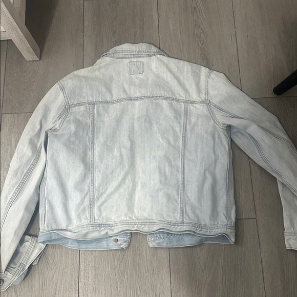 American Eagle Outfitters Light Wash Denim Jacket size medium - Picture 7 of 7